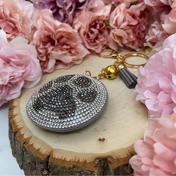 Gray & Silver Paw Print Rhinestone Keychain - Picture 10 of 16